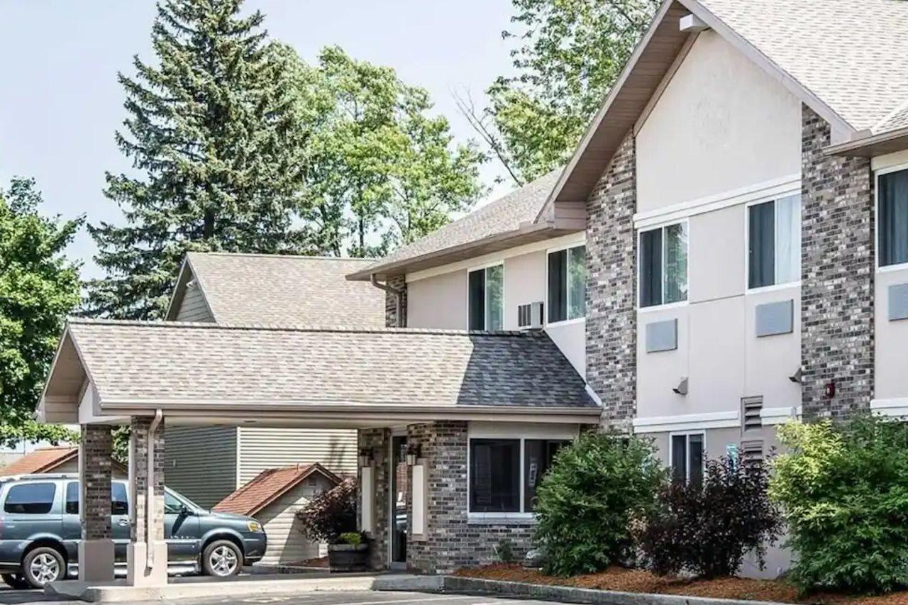 Quality Inn & Suites Sturgeon Bay Εξωτερικό φωτογραφία