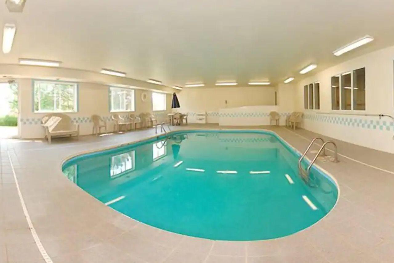 Quality Inn & Suites Sturgeon Bay Εξωτερικό φωτογραφία