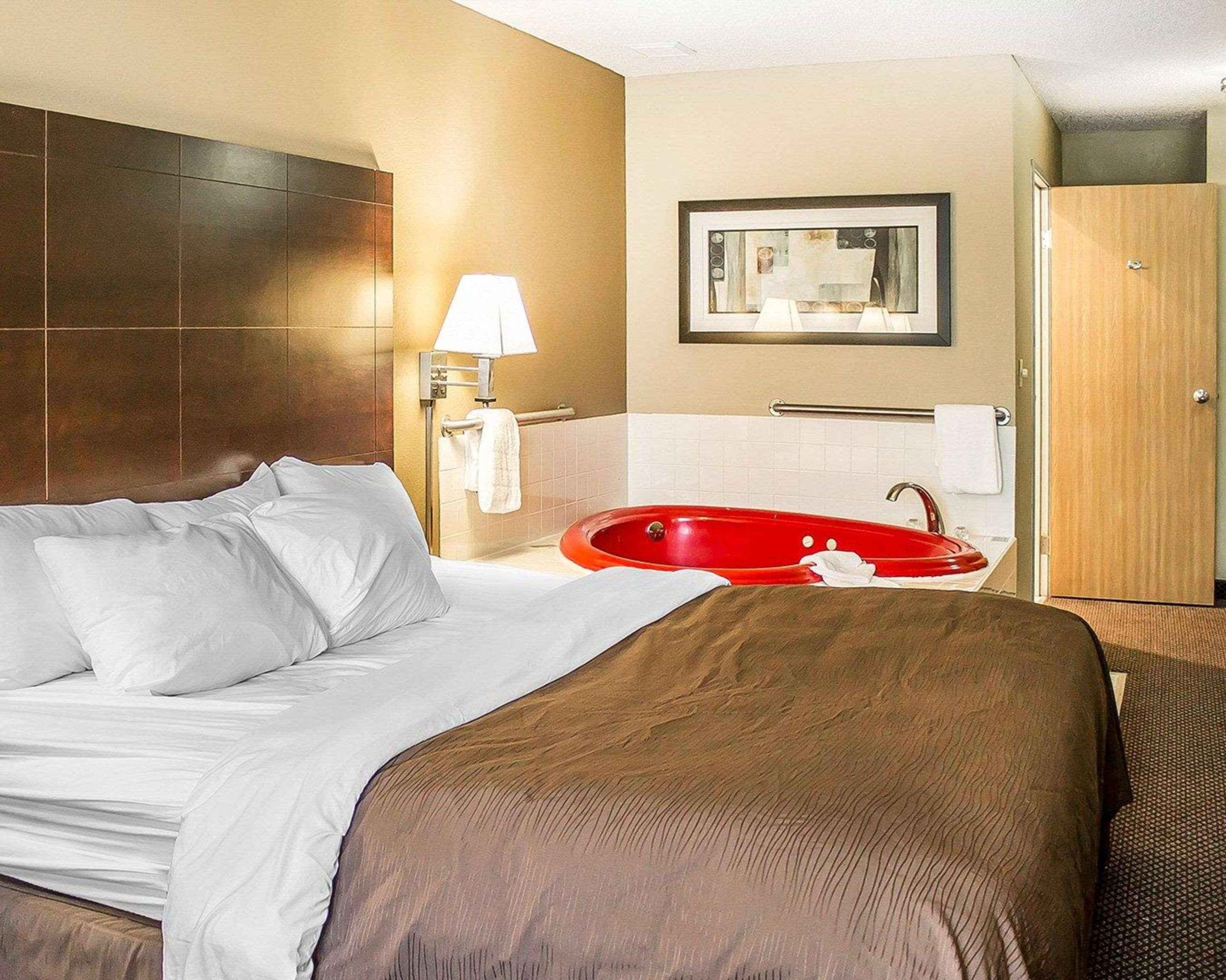 Quality Inn & Suites Sturgeon Bay Εξωτερικό φωτογραφία